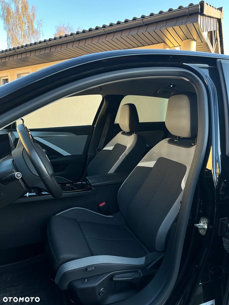 Opel Astra 1.2 Turbo Business Edition - 11