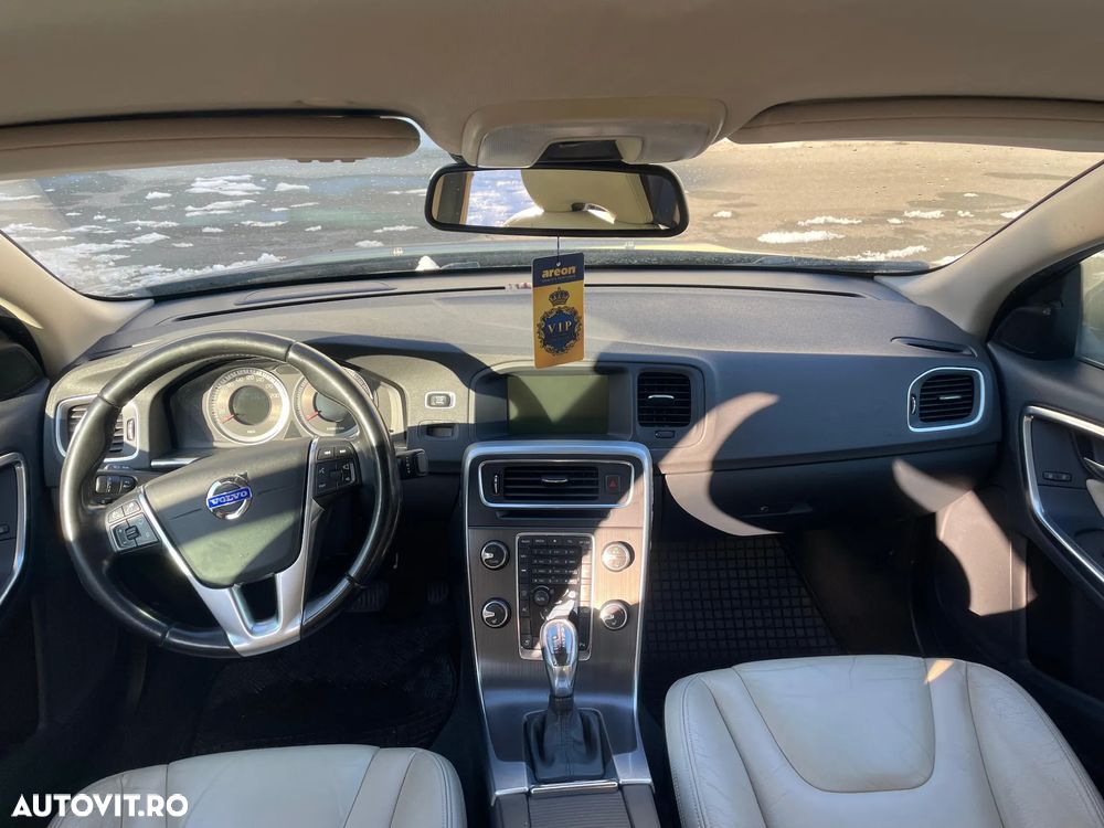 Volvo S60 D2 Powershift Momentum - 5