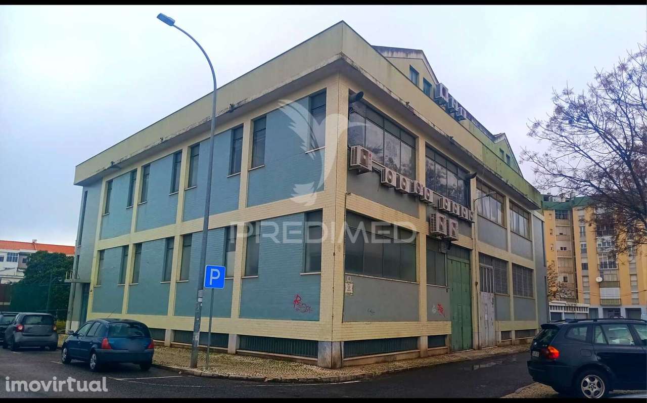 Edifício Industrial 1030m2 na Venda Nova, Amadora. - Grande imagem: 2/16