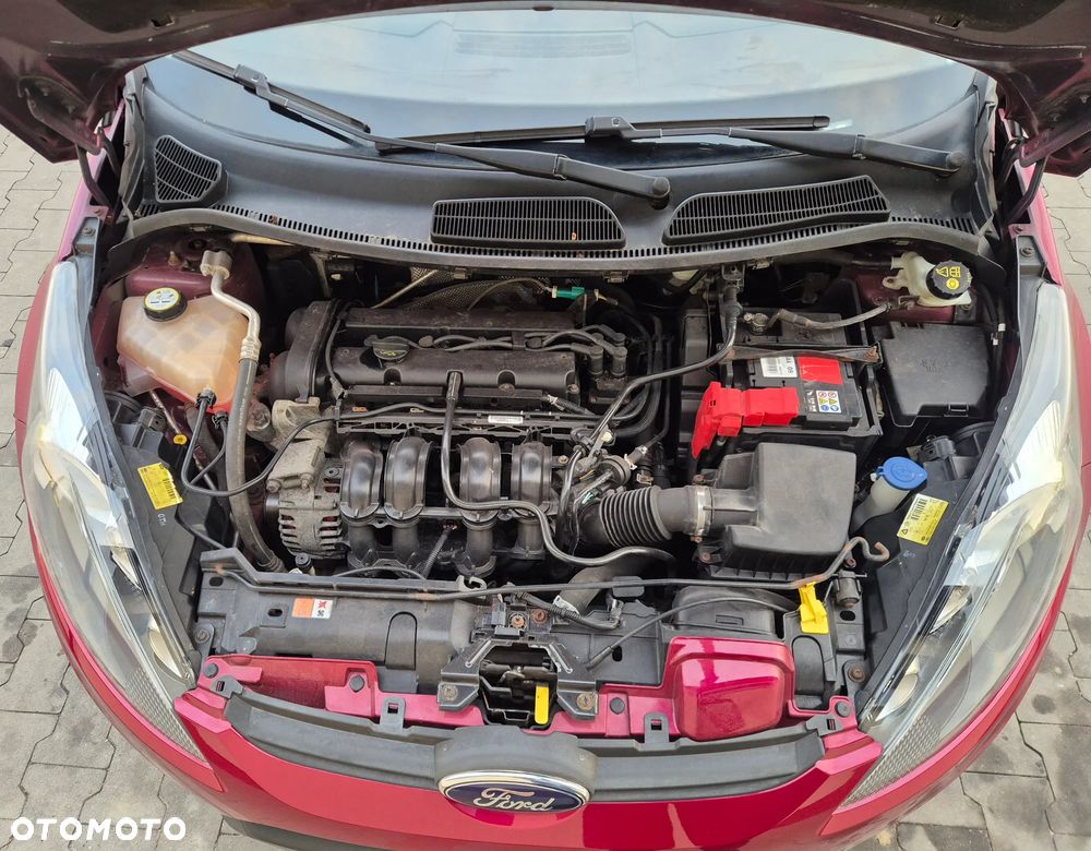 Ford Fiesta 1.25 Celebration - 33
