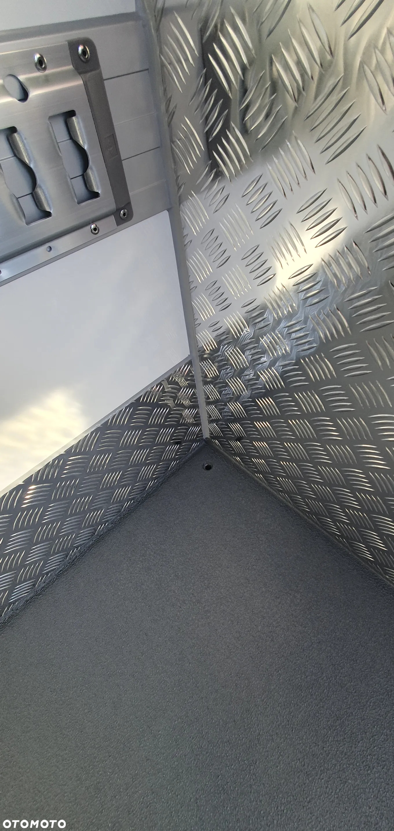 Iveco Daily 35S18V Furgon Izoterma 16m³ - 36