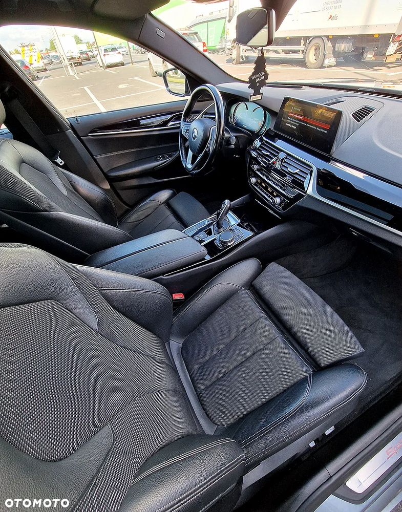 BMW Seria 5 525d Sport Line - 23