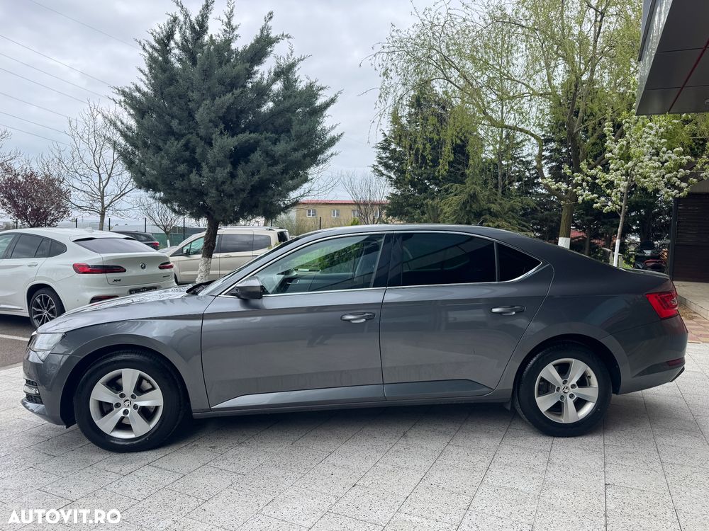 Skoda Superb 2.0 TDI DSG Premium Edition - 15