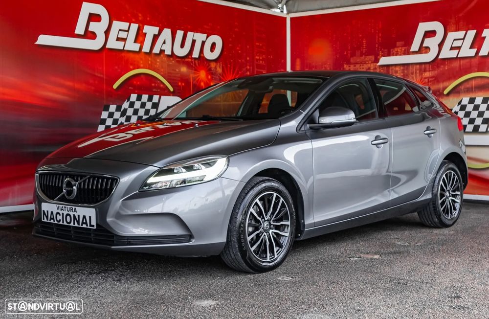 Volvo V40 2.0 D3 Momentum - 1