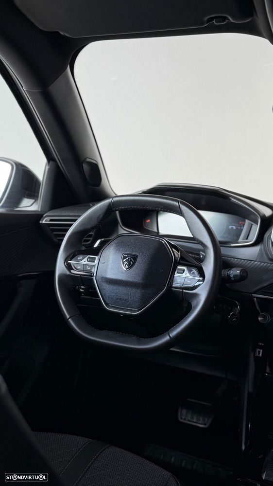Peugeot 2008 1.2 Hybrid Allure e-DCS6 - 27