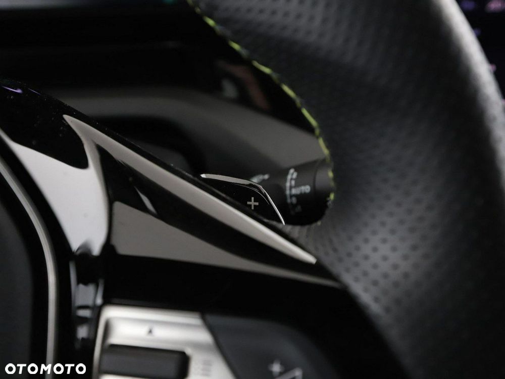 Peugeot 408 1.6 Plug-In Hybrid 225 GT EAT8 - 37