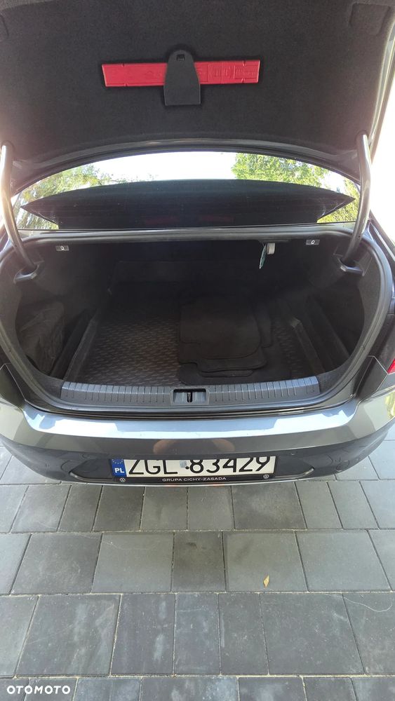 Volkswagen Passat 2.0 TDI BMT Highline - 24