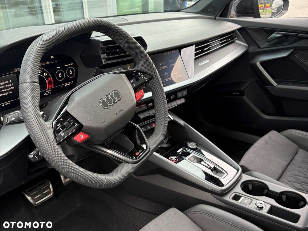 Audi RS3 Limousine - 18