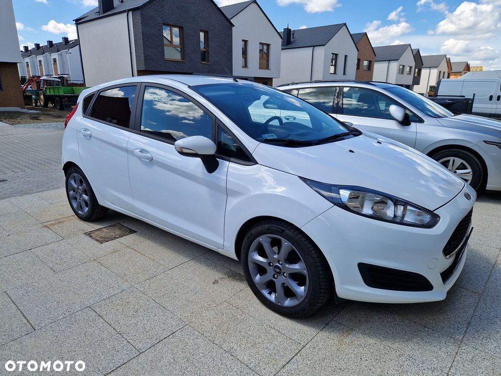 Ford Fiesta 1.5 TDCi SYNC Edition - 5
