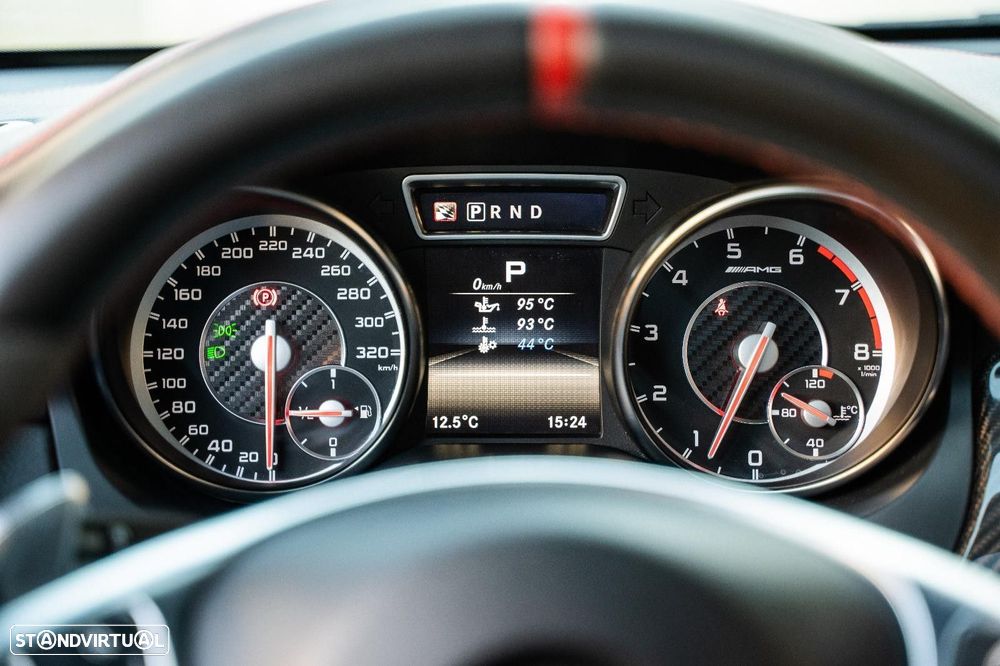 Mercedes-Benz CLA 45 AMG 4Matic Speedshift 7G-DCT Night Edition - 12