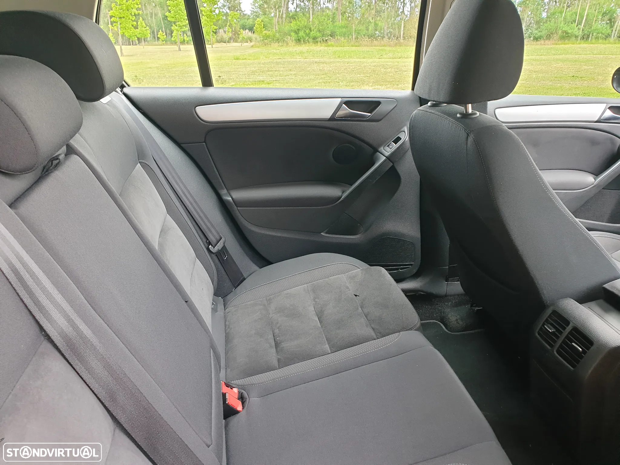 VW Golf 1.6 TDi Highline - 19