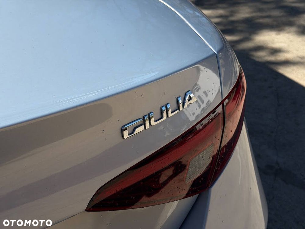 Alfa Romeo Giulia - 9