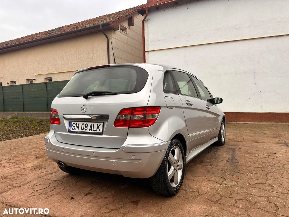 Mercedes-Benz B 180 - 8