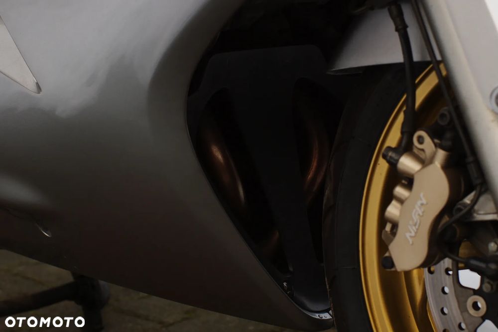 Honda VFR - 16
