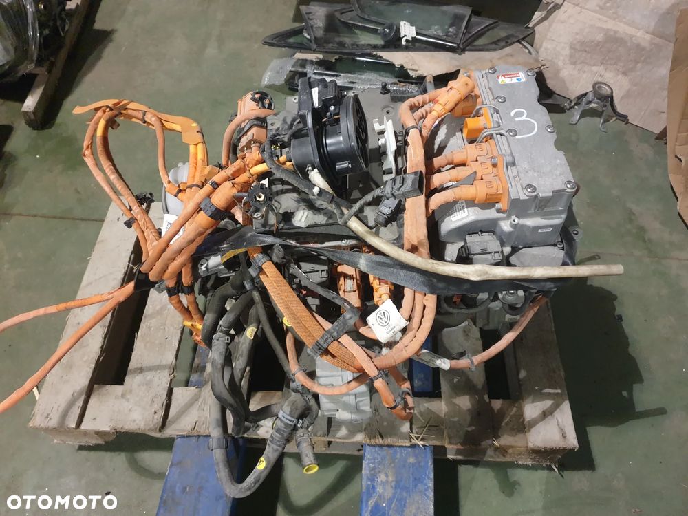 SILNIK ELEKTRYCZNY SŁUPEK  ELEKTRYK  EAG VW GOLF VII 7 E-GOLF EGOLF AUDI SKODA SEAT  POTESTOWY MINIMALNY PRZEBIEG - 37