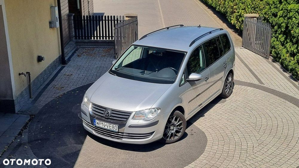 Volkswagen Touran - 18