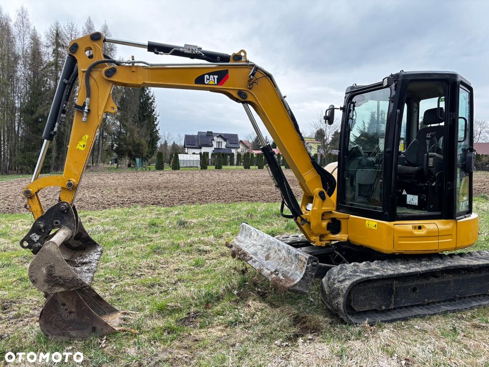 Caterpillar - 26