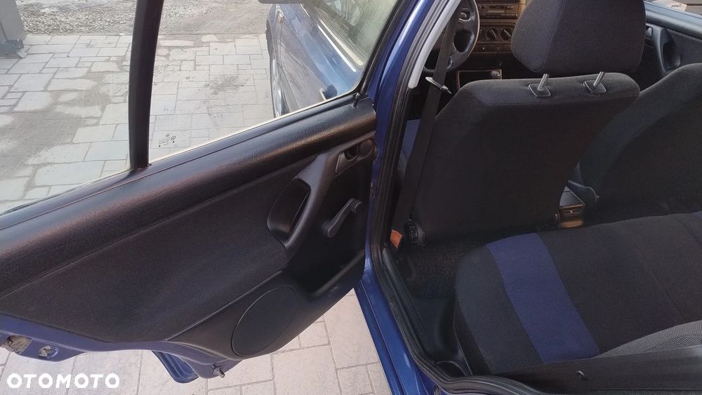 Volkswagen Golf 1.6 - 14