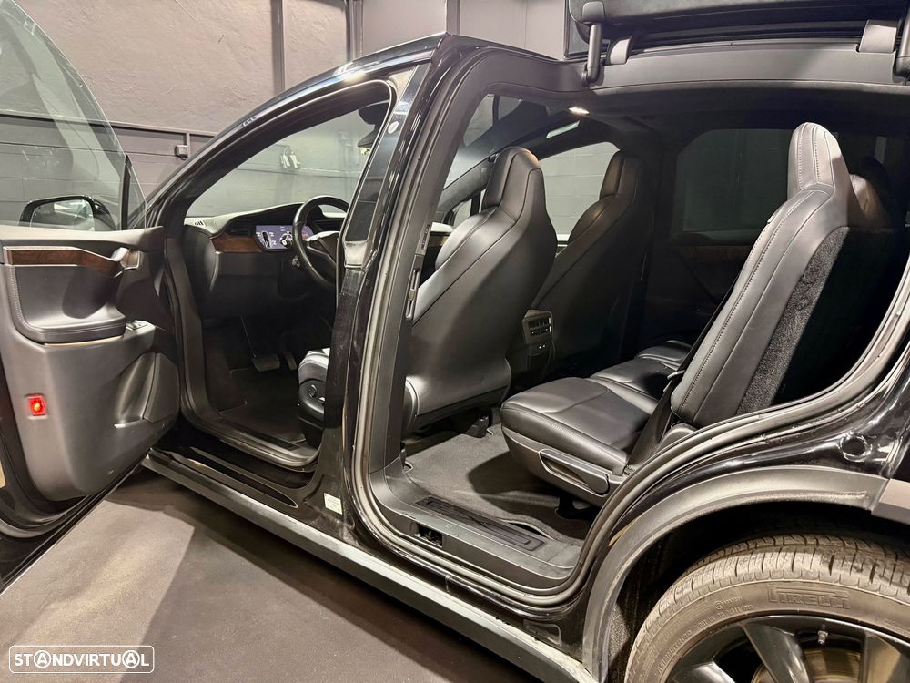 Tesla Model X 100D - 13