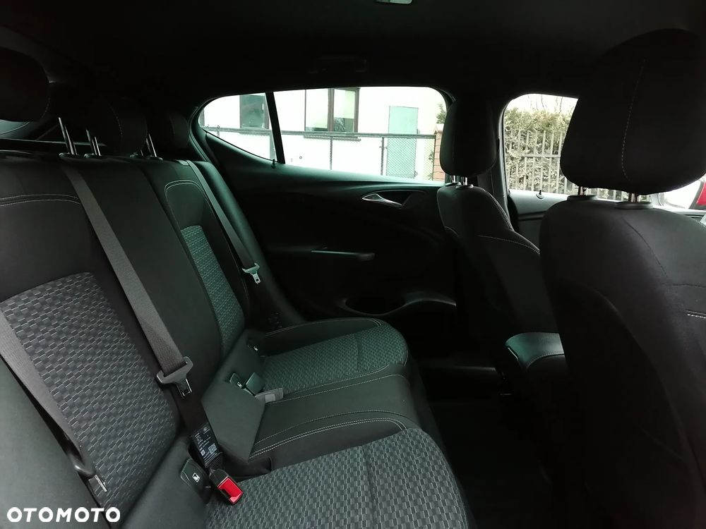 Opel Astra 1.6 D (CDTI) Start/Stop Dynamic - 10