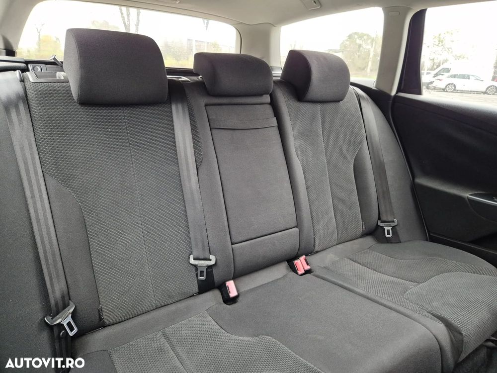 Volkswagen Passat Variant 2.0 TDI Comfortline Aut - 13