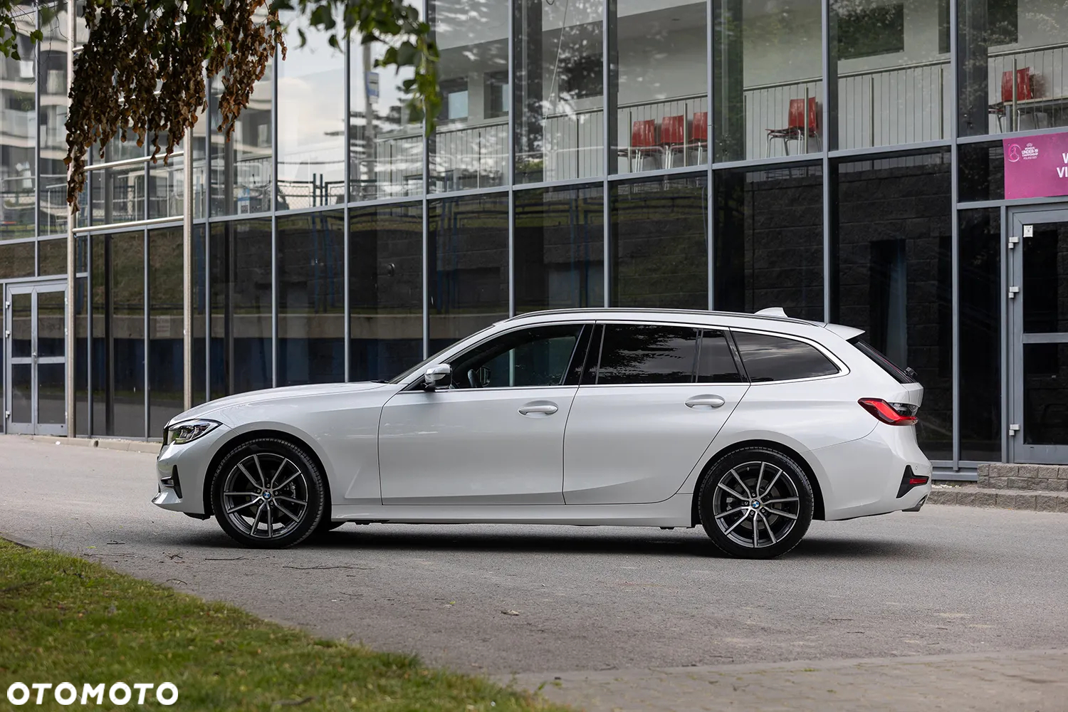 BMW Seria 3 318d Touring Sport Line - 10