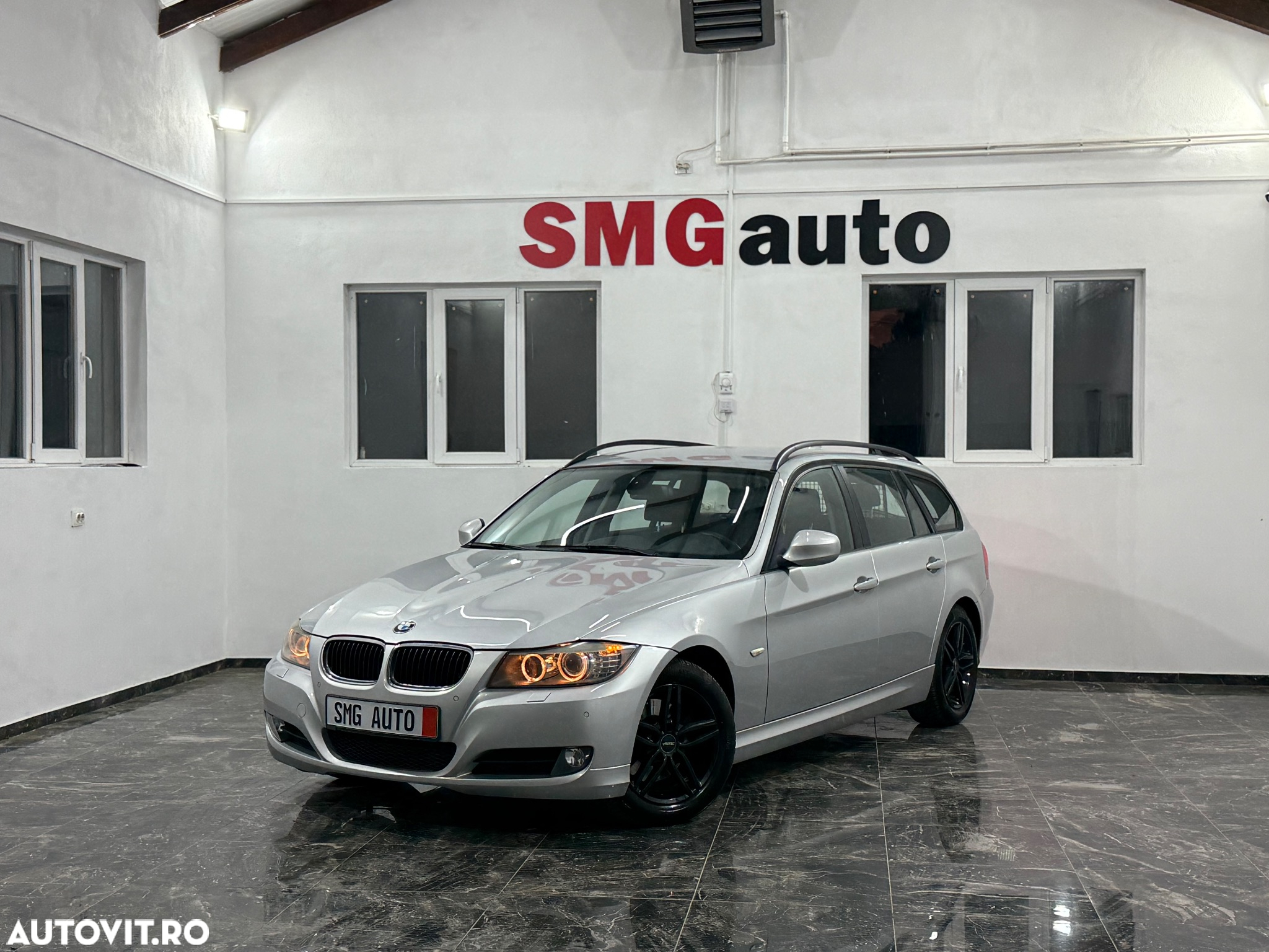 BMW Seria 3 320d DPF Touring Aut. - 2