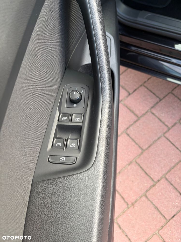 Volkswagen Passat - 24