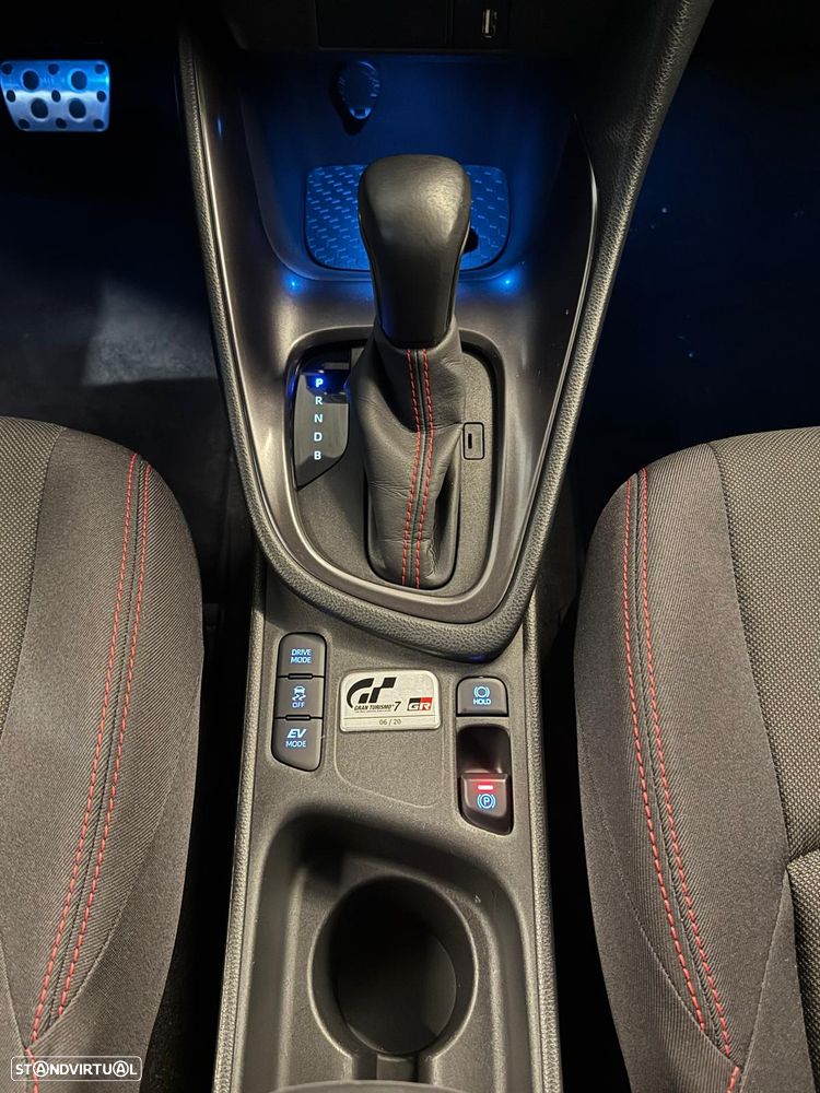 Toyota Yaris 1.5 HDF GR Sport - 19