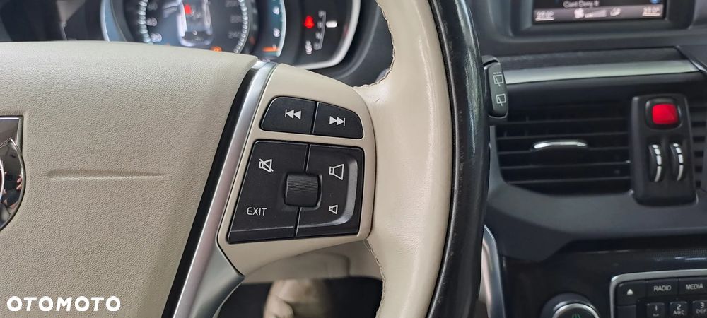 Volvo V40 T3 Geartronic Momentum - 25