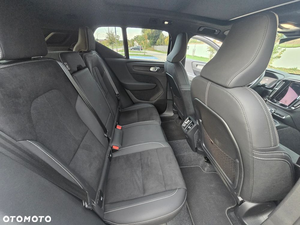 Volvo XC 40 B3 Plus Dark - 12