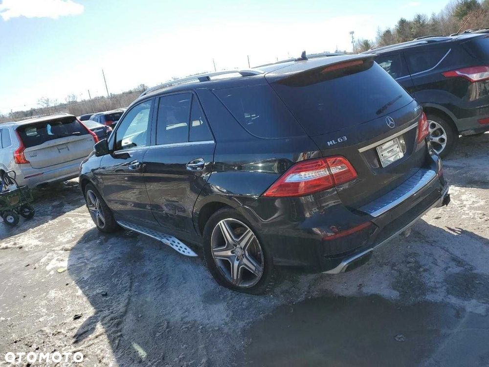 Mercedes-Benz ML63 AMG 5.5 V8 AWD 2015 USA - 4