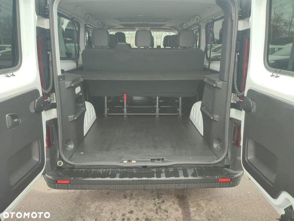Renault Trafic - 12