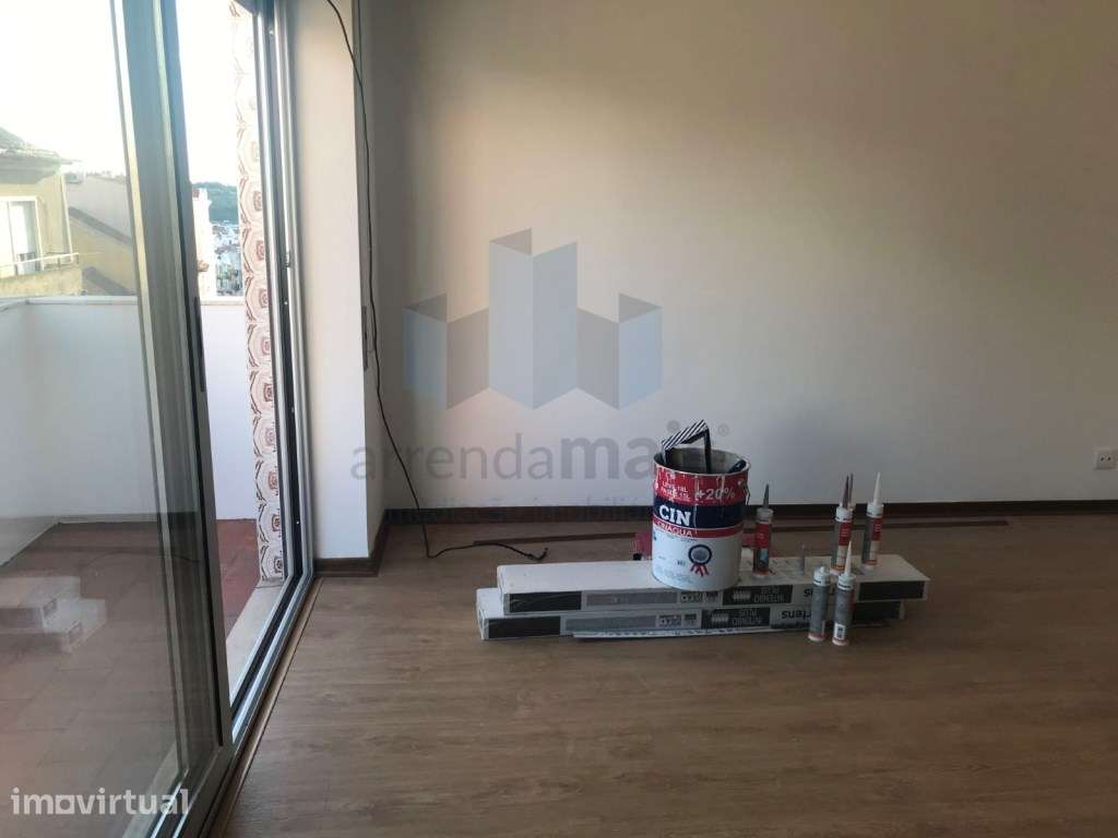 Arrenda-se Apartamento T2, Mobilado em Coimbra - Grande imagem: 4/11