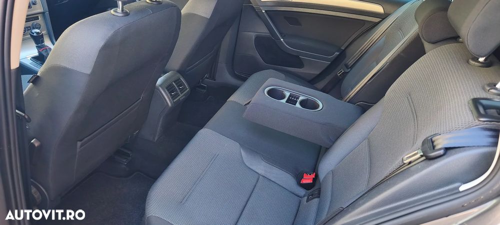 Volkswagen Golf 1.6 TDI DPF BMT Comfortline - 9