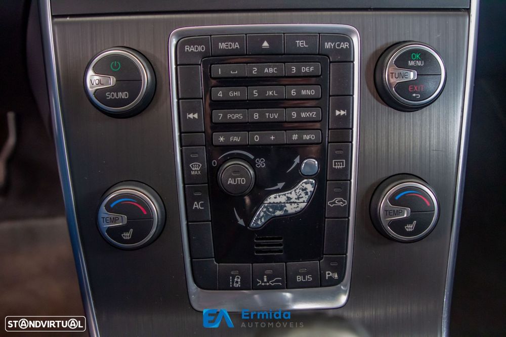 Volvo V60 2.0 D3 Momentum - 45