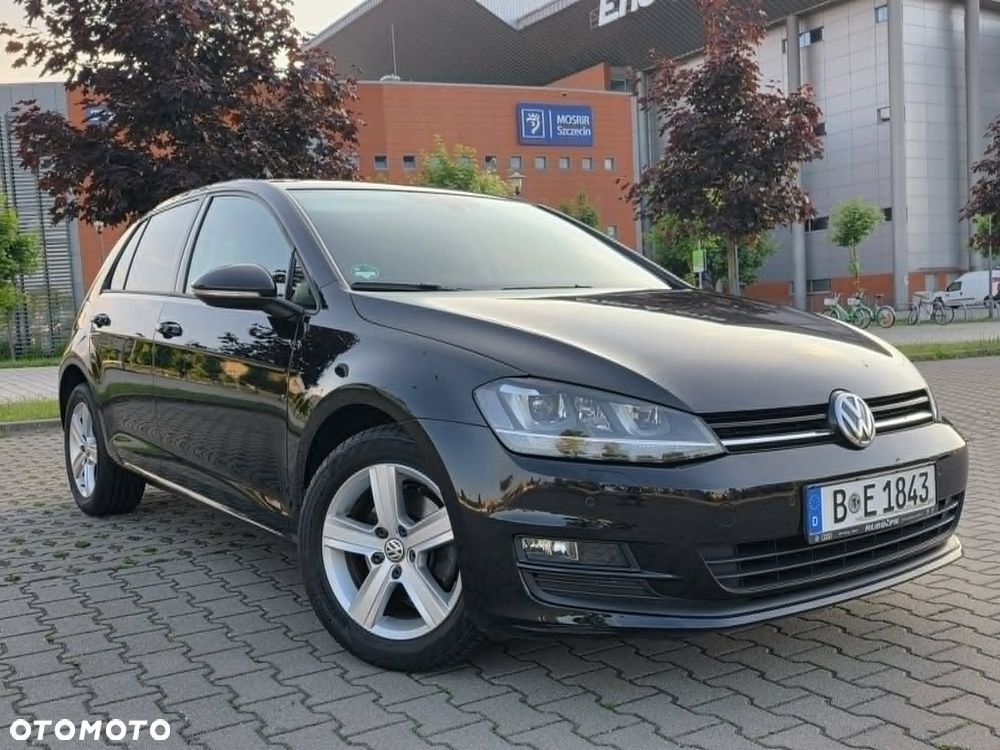Volkswagen Golf - 2