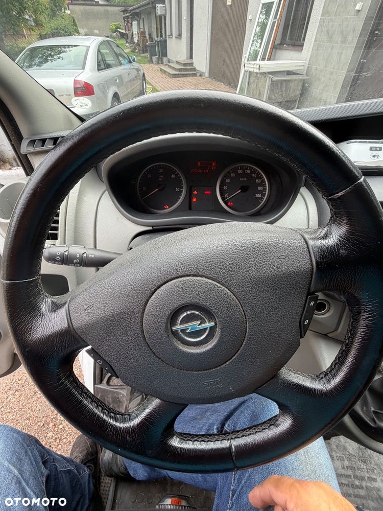 Opel Vivaro - 12