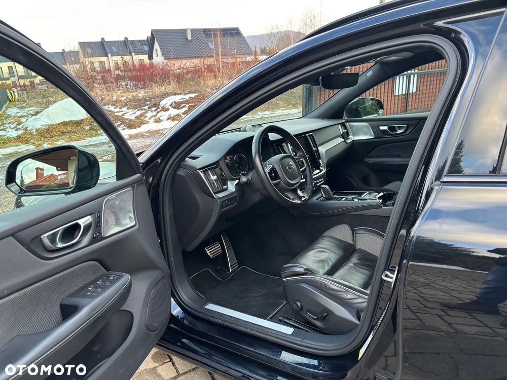 Volvo V60 T8 AWD Recharge Geartronic RDesign - 5