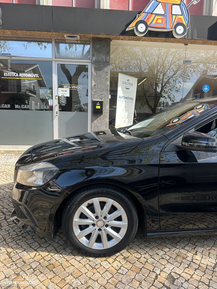 Mercedes-Benz A 180 CDI (BlueEFFICIENCY) Urban - 2