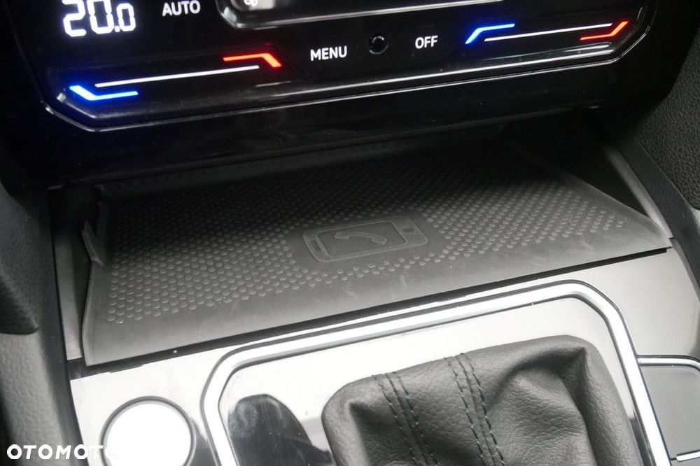 Volkswagen Passat Variant 2.0 TSI Elegance DSG - 28