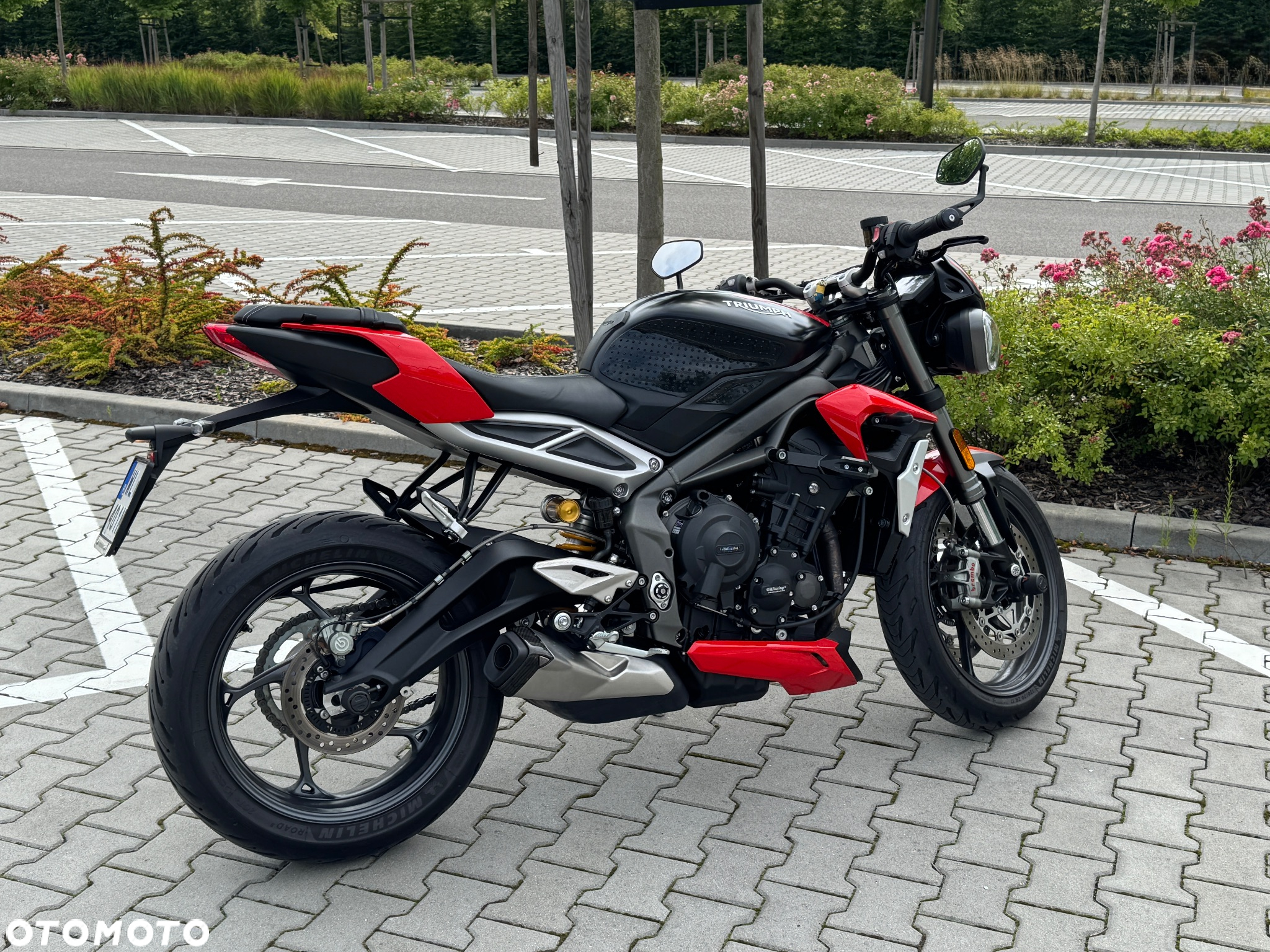 Triumph Street Triple - 12