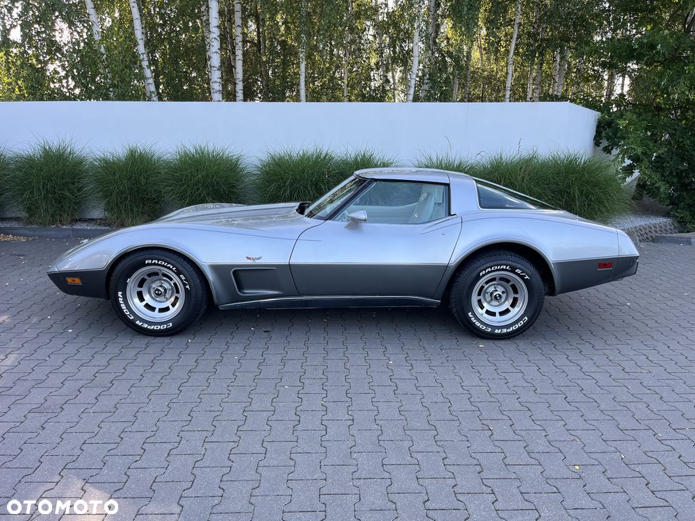 Chevrolet Corvette - 2
