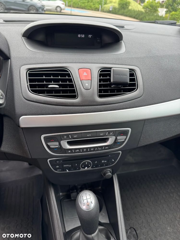 Renault Fluence 1.6 16V Expression Euro5 - 11