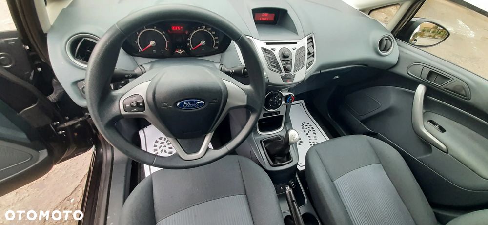 Ford Fiesta - 38