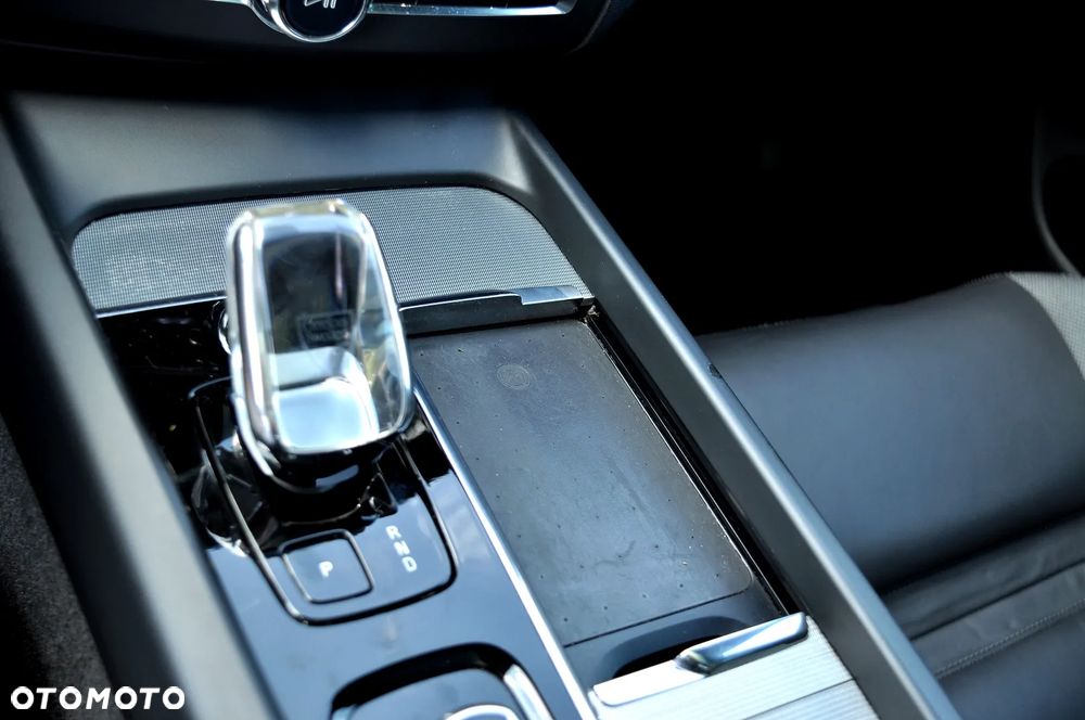 Volvo XC 60 B4 D Ultimate Dark - 34