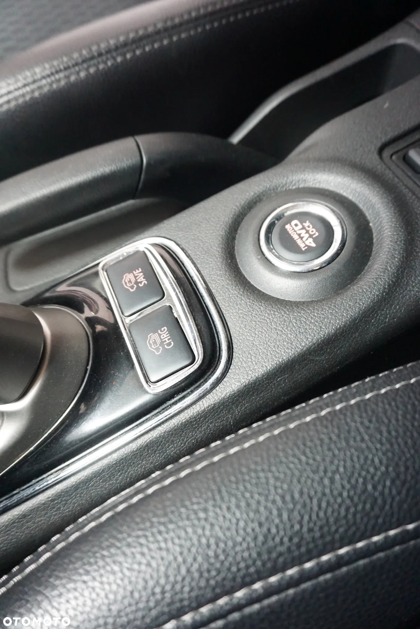 Mitsubishi Outlander 2.0 4WD Plug-In Hybrid Plus - 36