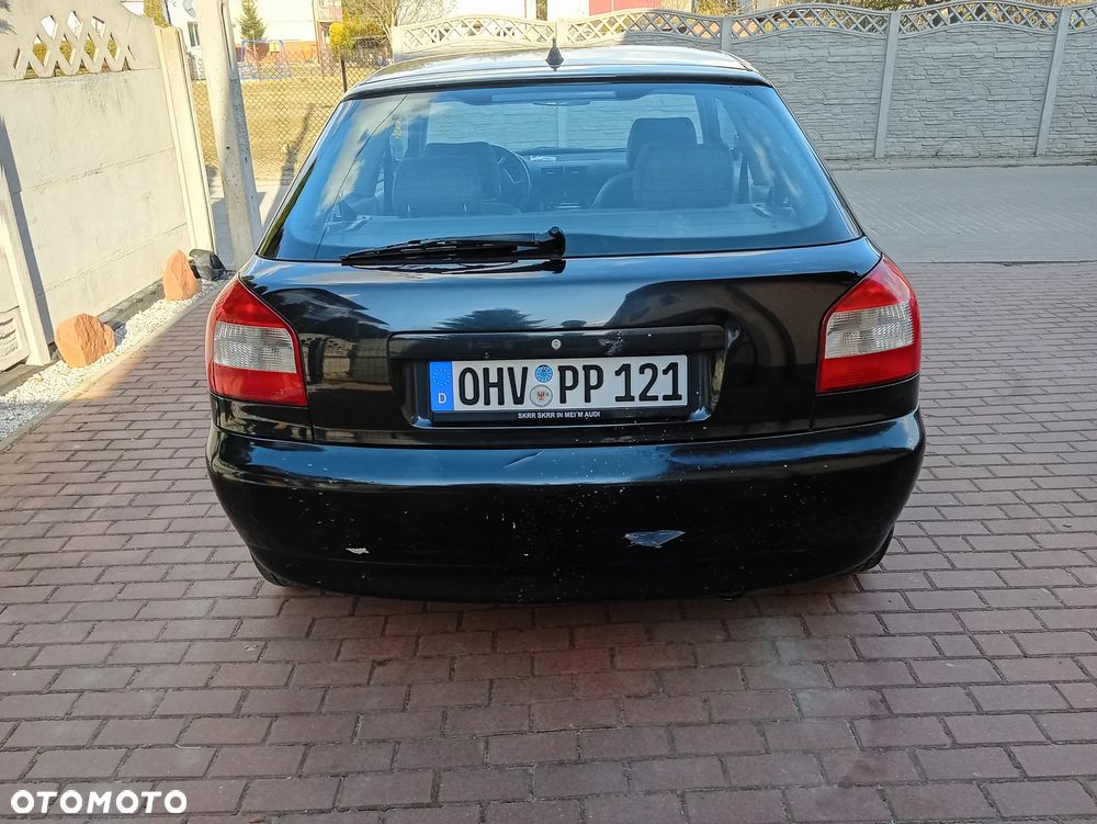 Audi A3 3-drzwiowe 1.6 Ambition - 9