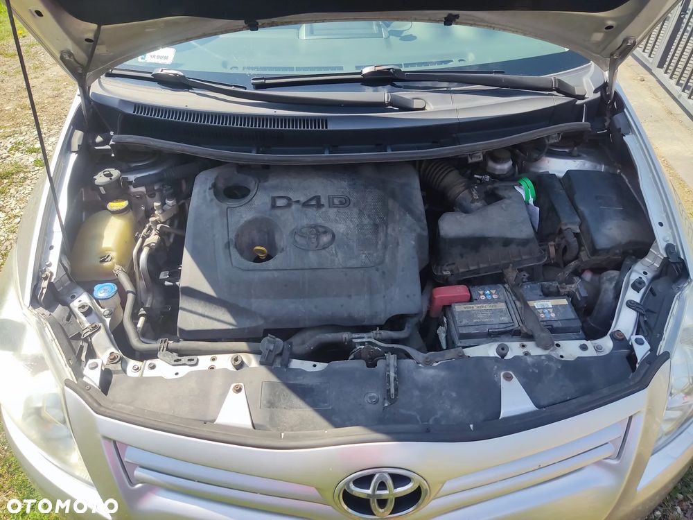 Toyota Auris 1.4 D-4D Terra - 2