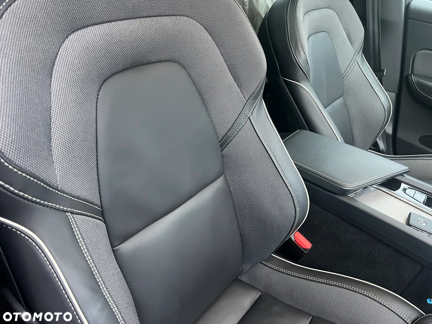Volvo XC 60 B5 B AWD Plus Black Edition - 21